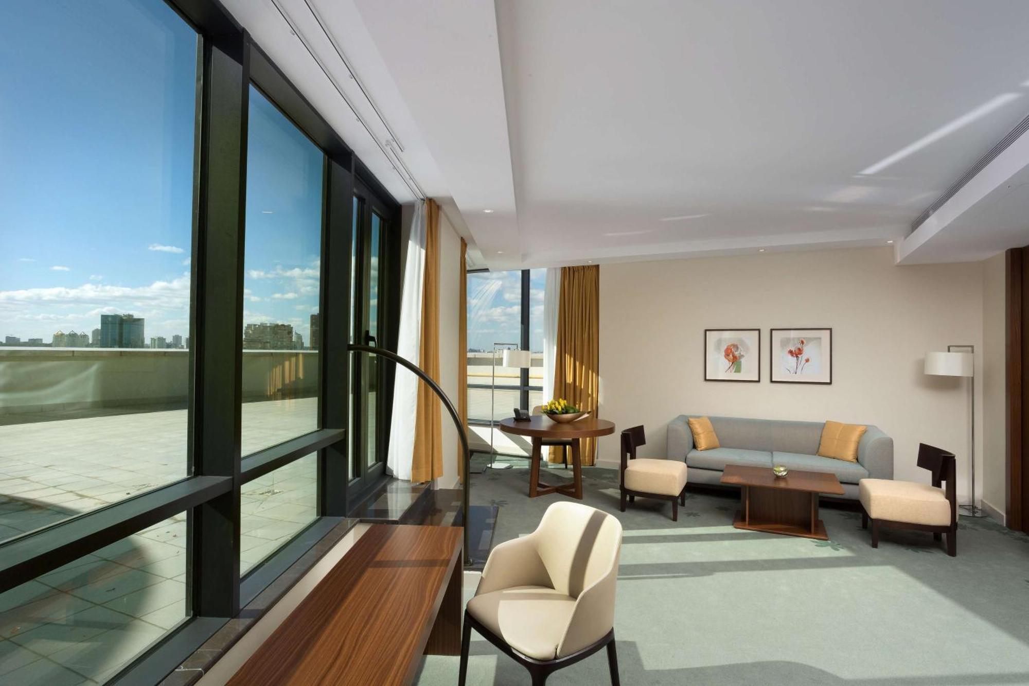 Hilton Kyiv Exterior foto